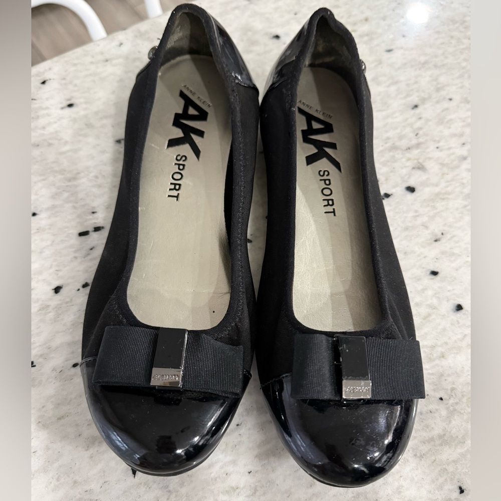 Anne Klein Black Patent Toe Bow Flats